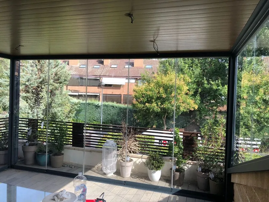 Cerramiento de porche acristalado
