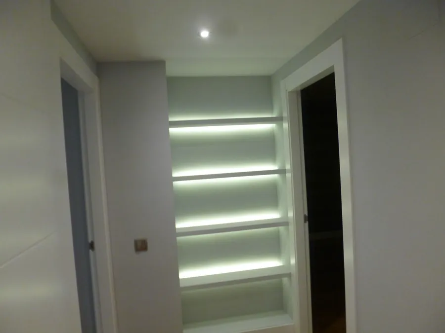 Hornacinas con iluminación LED integrada